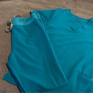 Size large top. Size medium pants. Figs scrubs